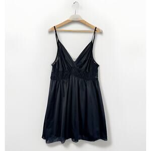 VTG Amoureuse Liquid Silk Maxi Nightgown Size‎ 1X Black Lace Strappy Glam